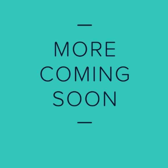 Red Hooded Poncho With Pockets - Picture 4 of 4